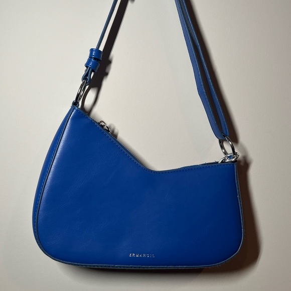 Blue Asymmetrical Baguette Bag with Silver Chain - Picture 4 of 7